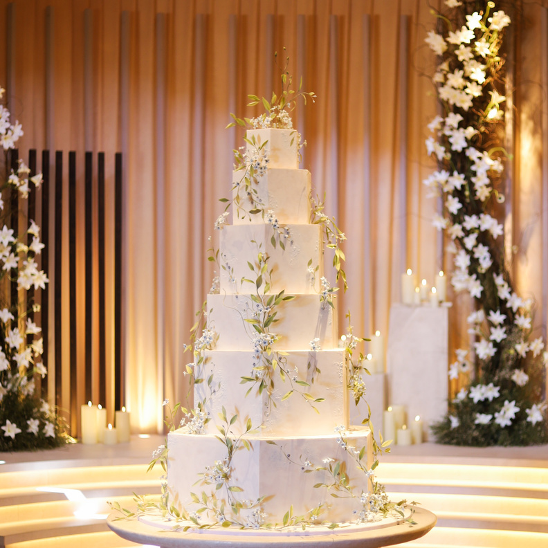 قالب الحلوى في زفاف الأميرة إيمان