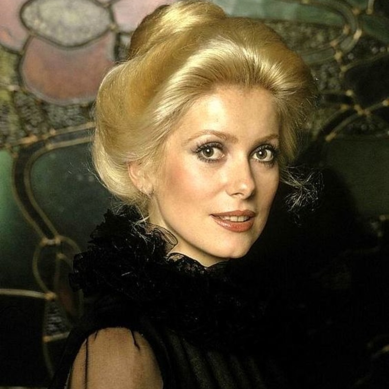 كاترين دينوف في مجلة فوغ الفرنسية، يناير 1979