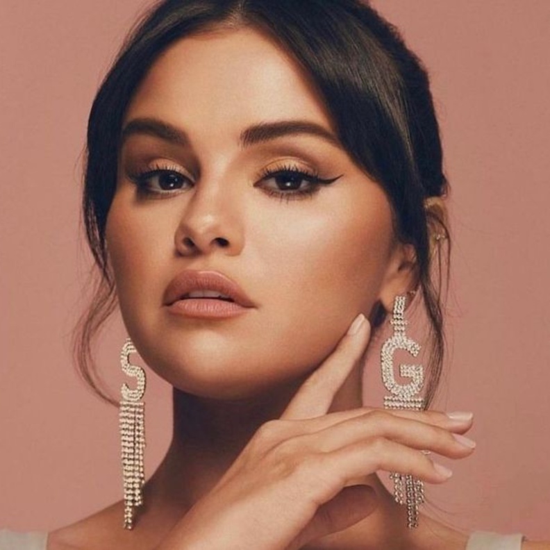 صورة سيلينا غوميز من حساب خبير الأظافر توم باشيك على انستغرام