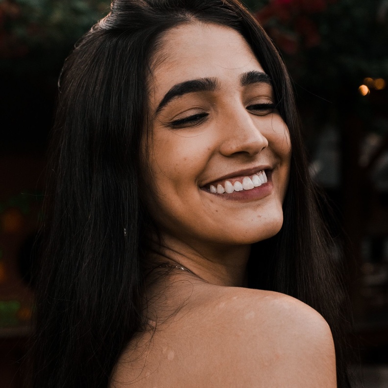 فينير الأسنان..لابتسامة بيضاء مشرقة في أيام رمضان 2023