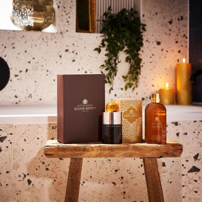 مستحضرات العناية بالبشرة  أثناء الاستحمام