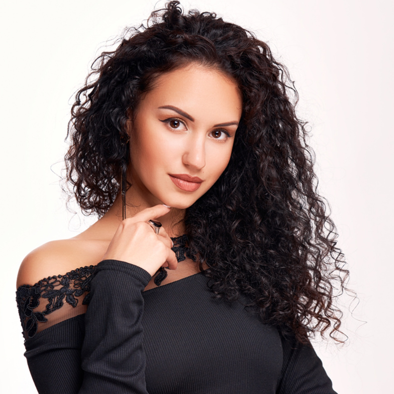 عزّزي جمال شعرك قبيل يوم المرأة العالمي بهذه الزيوت الطبيعية ..إليك طرق تطبيقها
