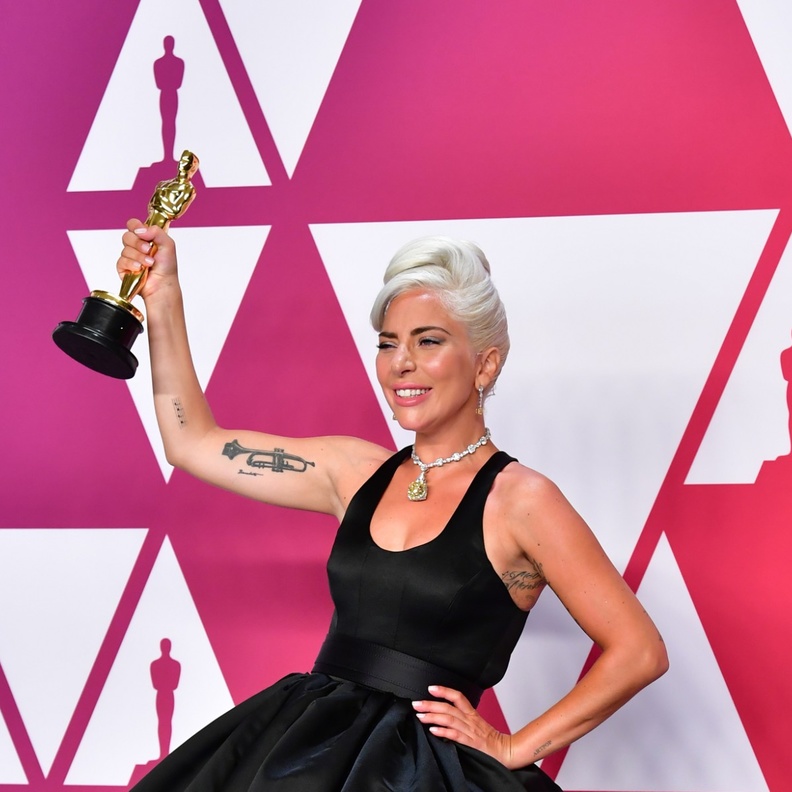 مجوهرات أيقونية تألقت بها نجمات العالم في حفلات الأوسكار Oscar على مر السنين