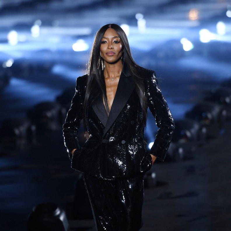 نعومي كامبل السمراء الأيقونة.. إسم من ذهب في عالم عرض الأزياء 