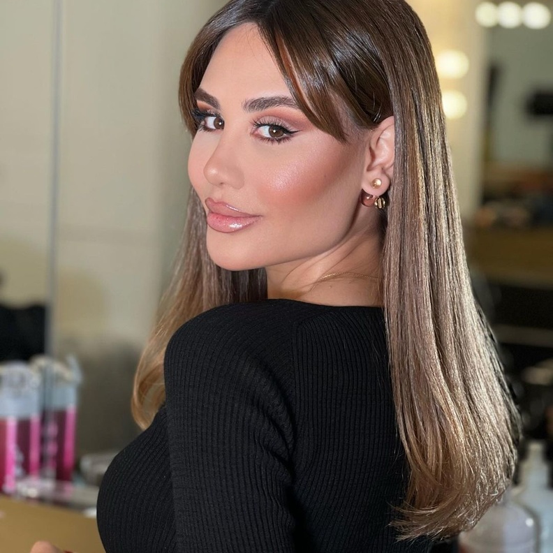 زوجات نجوم نجحن في الظهور بصورة ملهمة للمرأة بإطلالاتهن الجمالية ..استوحي منهن