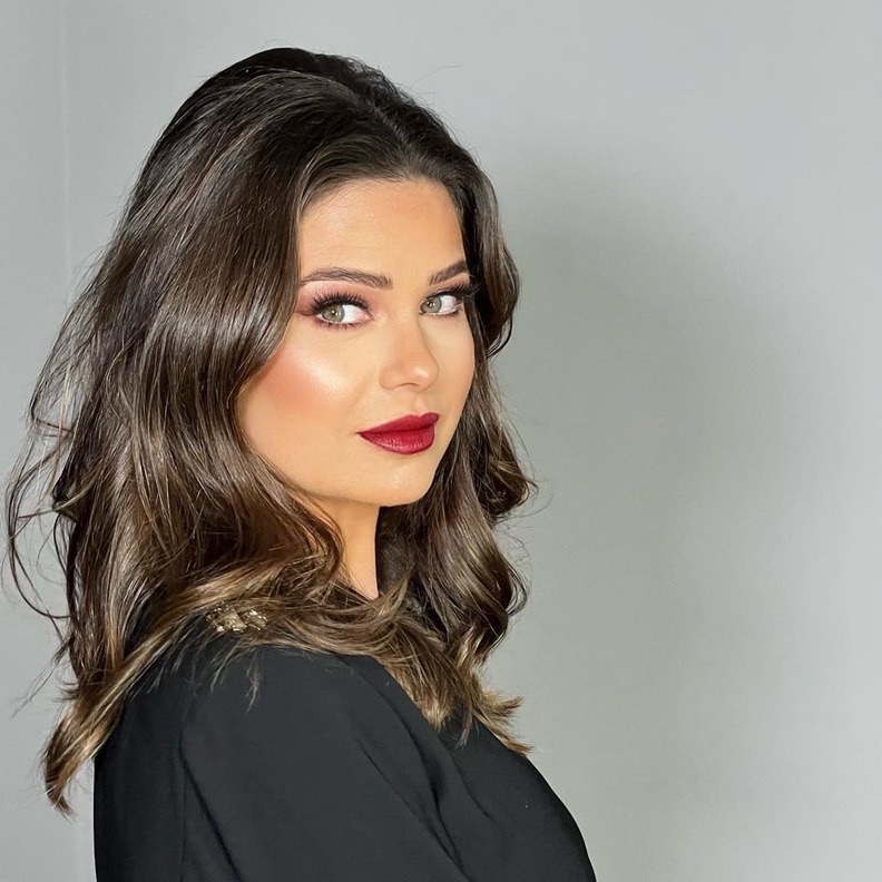 يسرا اللوزي