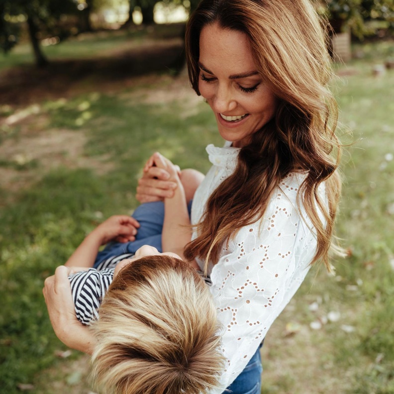 كيف احتفلت العائلة المالكة البريطانية بعيد الأم؟