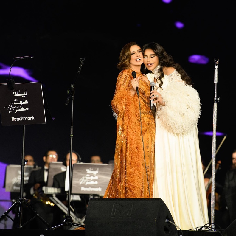 اشتدت المنافسة بين إطلالات مجوهرات أنغام وأحلام