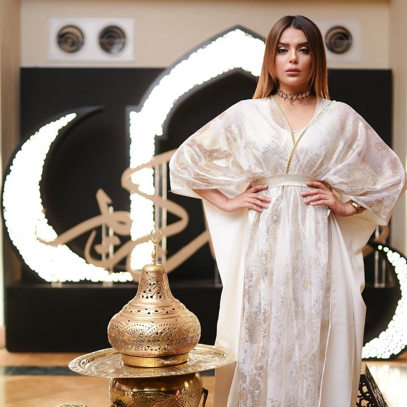 إطلالات رمضانية شرقية لمحبات الألوان الفاتحة والنيود من أحدث ظهور للنجمات