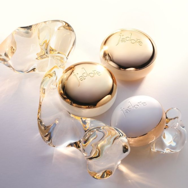  Les Adorables المجموعة الجديدة من مستحضرات العناية بالبشرة بعطر J'adore