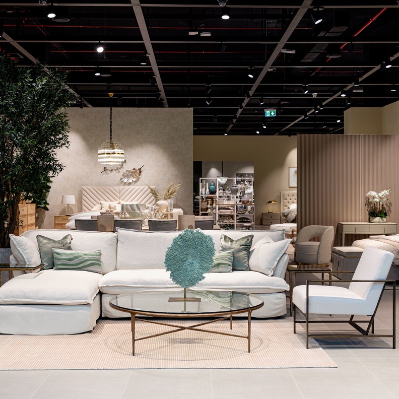 ذ-ون يفتح أحدث مسرح له في دبي هيلز مول