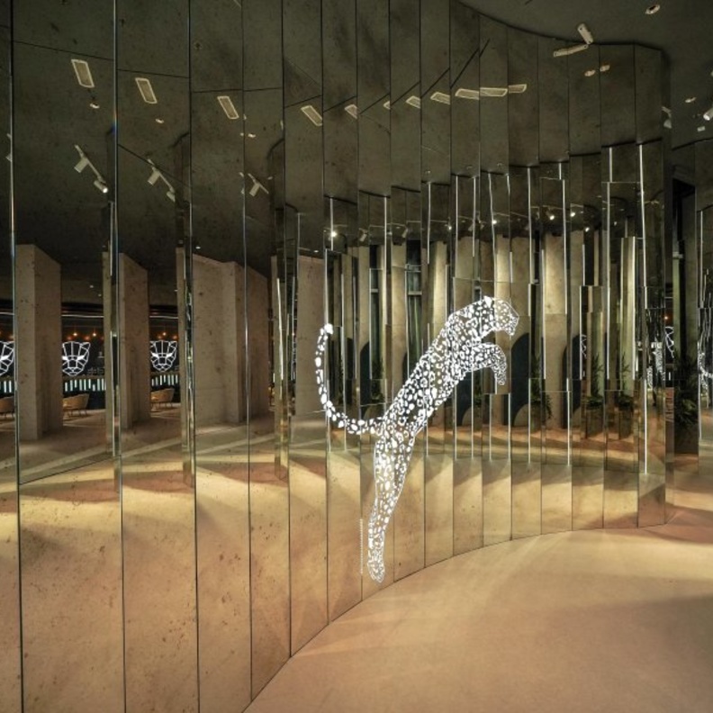 ’إنتو ذا وايلد‘ على خطى البانتير معرض فني منتقل لدار كارتييه