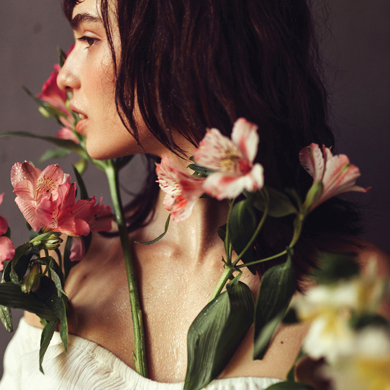 عززي مزاجك بالعطر المناسب لك مع خياراتنا من أجمل العطور 