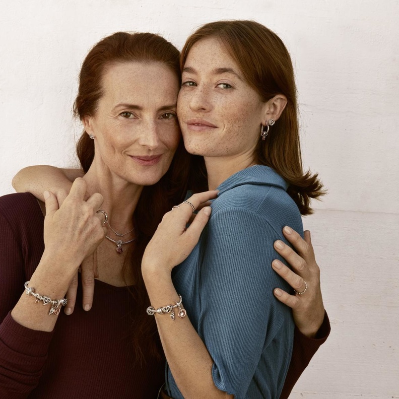 لكل من يحب مثل الأم