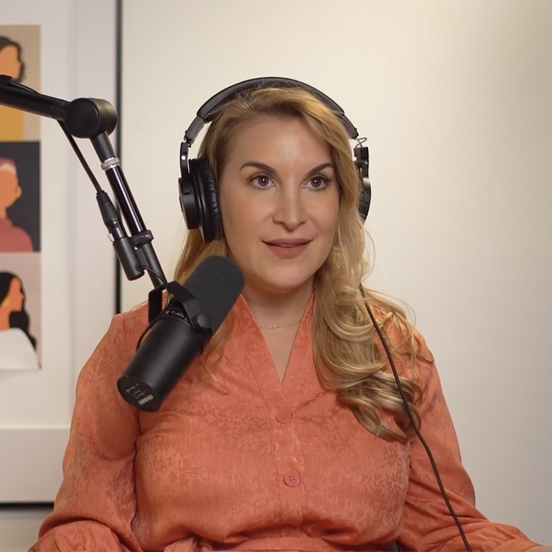 بودكاست "ضمة" من "هي": عن النميمة و"إدمانها"؟