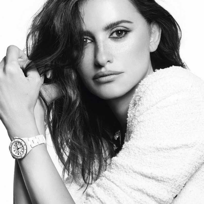 Penélope Cruz..السفيرة الجديدة لساعة J12 الأيقونية الأخيرة من شانيل 