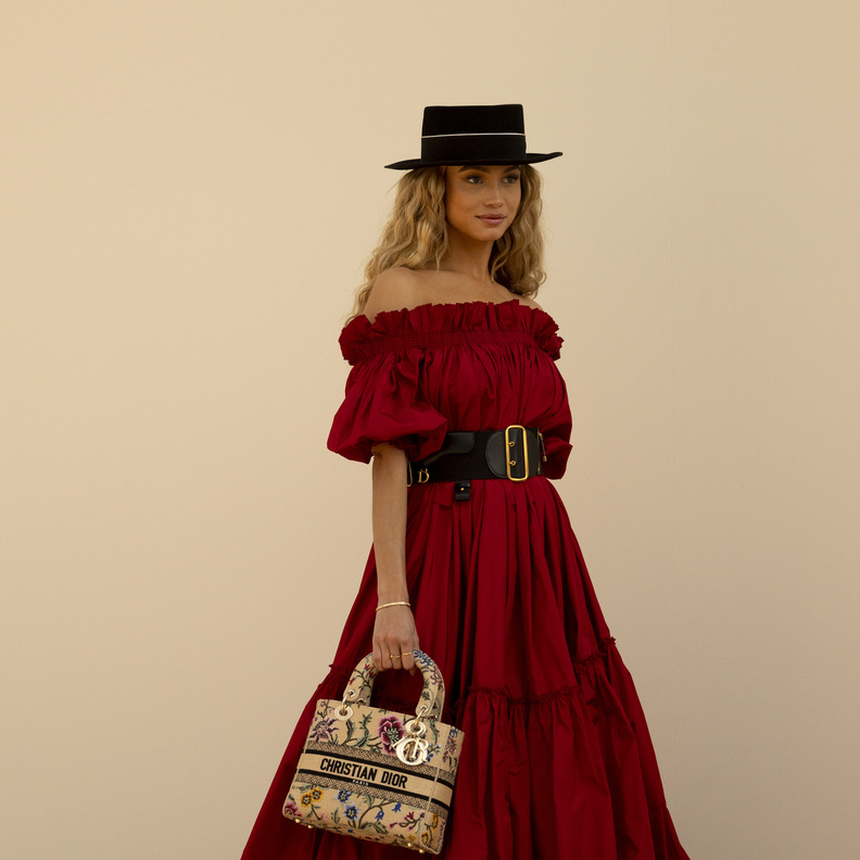 أجمل صيحات الموضة الكاجوال لشتاء 2024 من باريس