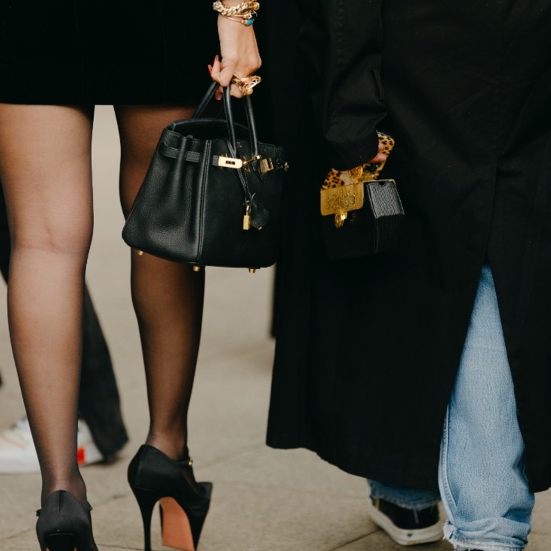 هل تخشى العلامات الفاخرة من الانتشار المفرط؟