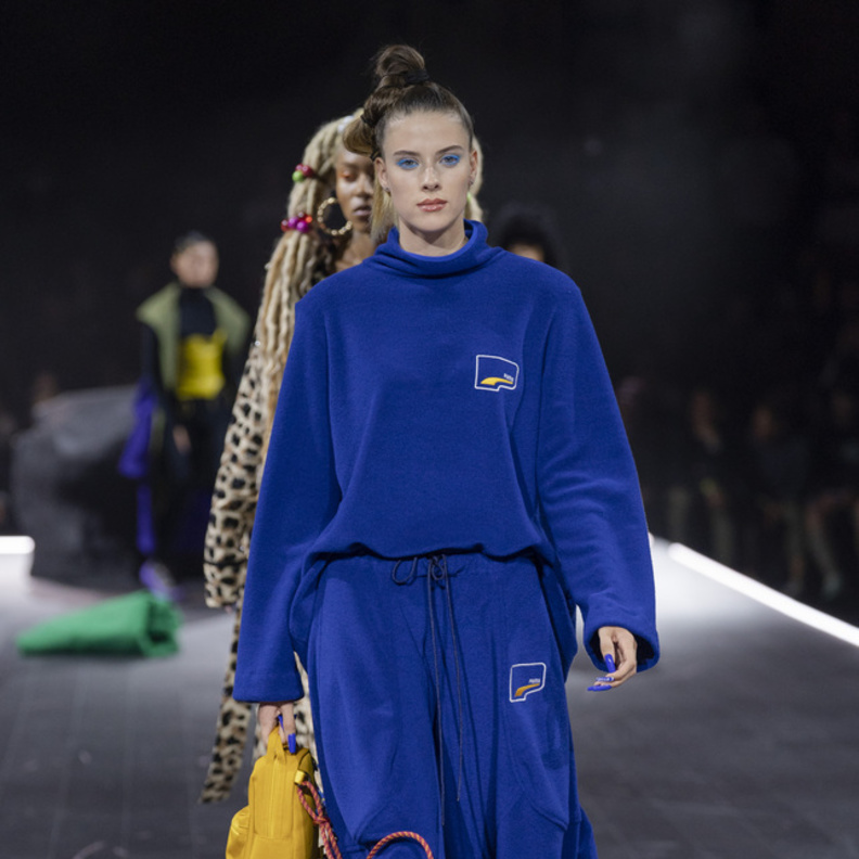 طقم كاجوال باللّون الأزرق النيلي من Puma