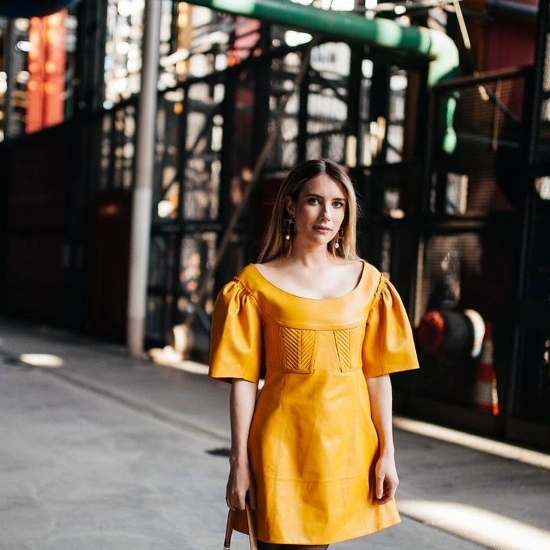 ` إطلالات النجمات العالميات في باريس بتصاميم متجددة