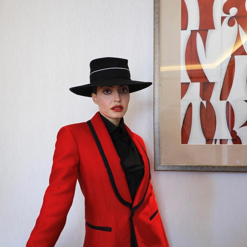 ` إطلالات الفاشينيستا في شوارع باريس