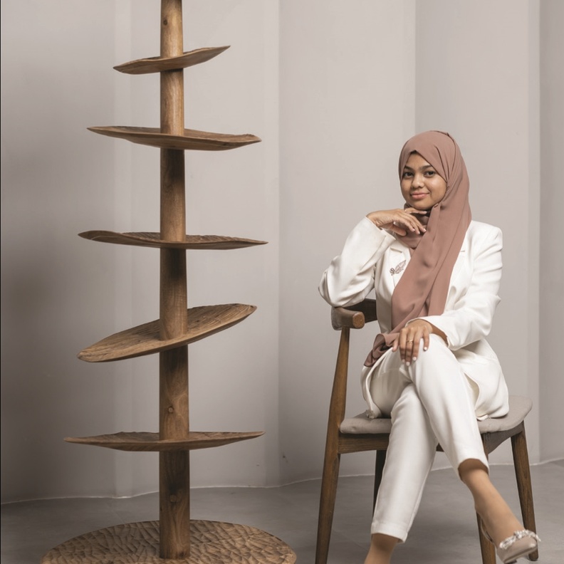 فــان كليــف أنــد آربلــز تعلن عن اسم الفائزة بجائزة المصمّم الناشئ في منطقة الشرق الأوسط بالتعاون مع تشكيل