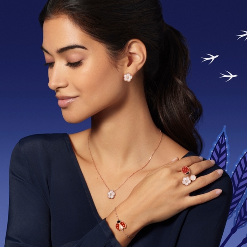 رسالة محبة ووئام في رمضان فان كليف أند آربلز ترسل رسالة فرح من خلال شراكات فنية