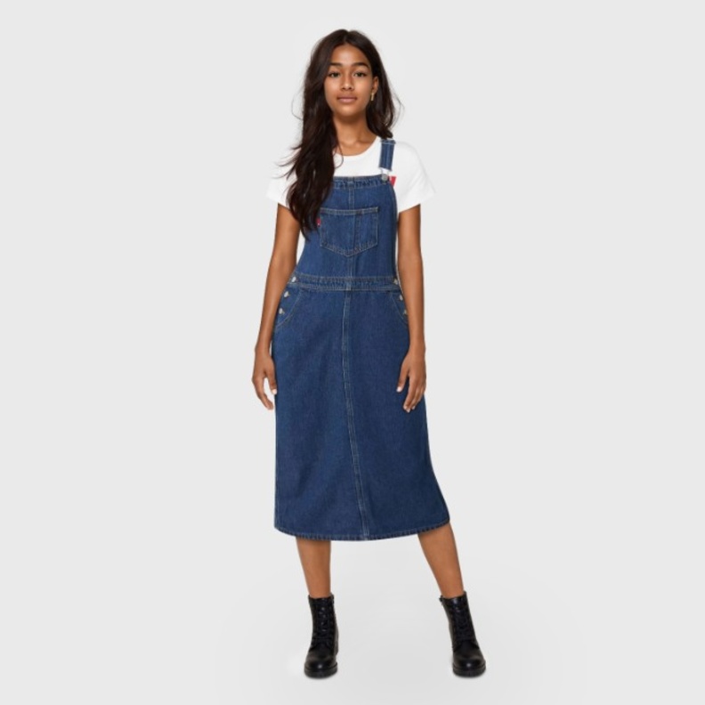 علامة أزياء تستخدم عارضات أزياء من الذكاء الاصطناعي