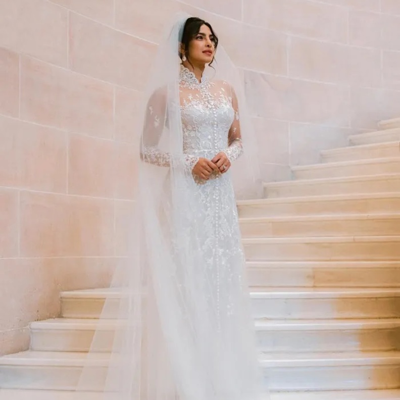 عرائس ارتدين فساتين زفاف أيقونية خلدها التاريخ!