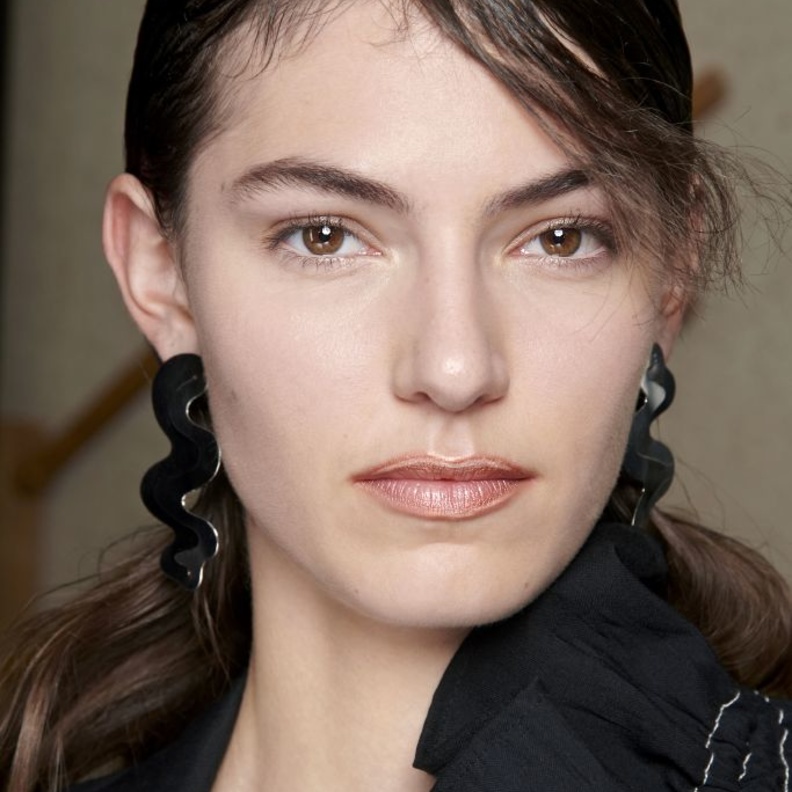 في شهر مارس ..إليك نصائحنا للتخلص من جفاف بشرتك واستعادة مرونتها