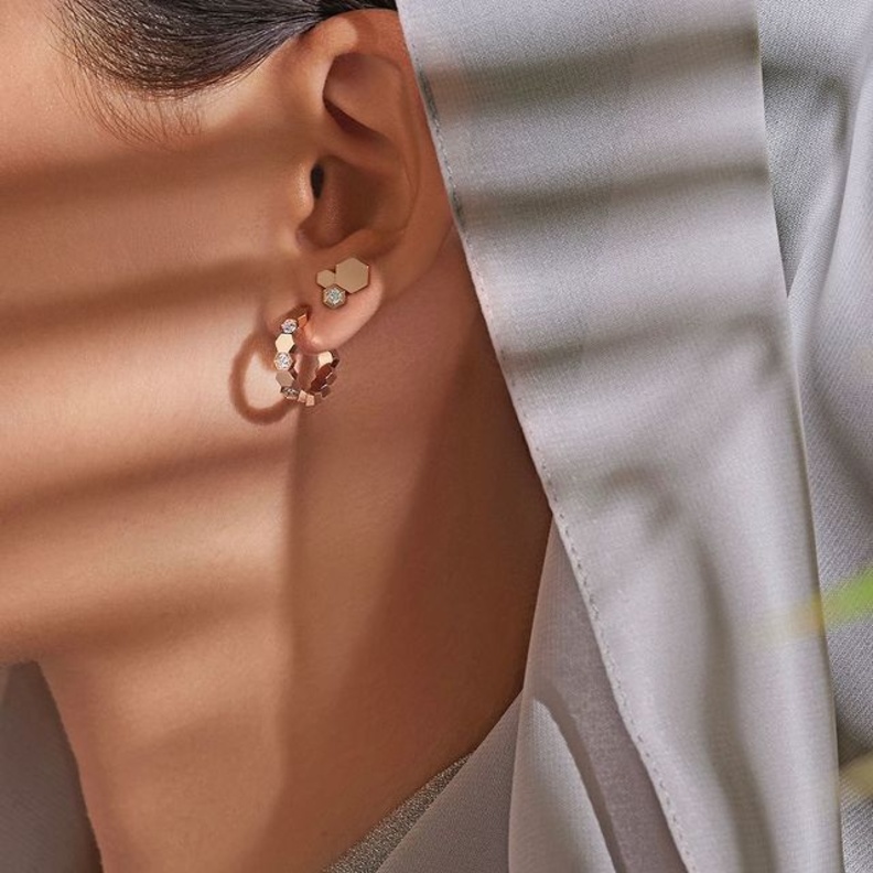 موديلات أقراط hoops صغيرة مثالية لأناقة ناعمة في رمضان