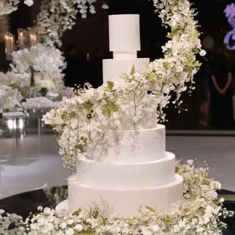 أفكار رائعة لموضة كعكات الزفاف الحلزونية