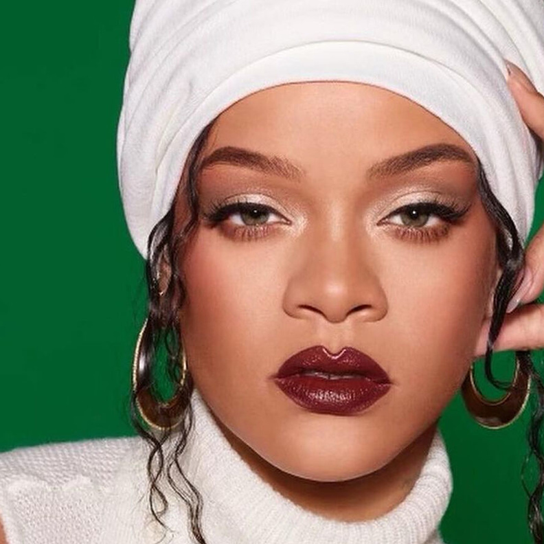 النجمة العالمية ورائدة الأعمال ريهانا استمر سيجدك النجاح على الطريق