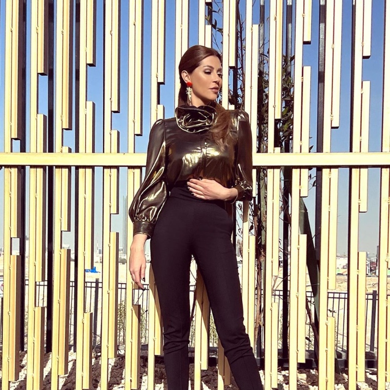 إطلالات عصرية لكارلا حداد في برنامج "رامز نيفر آند"