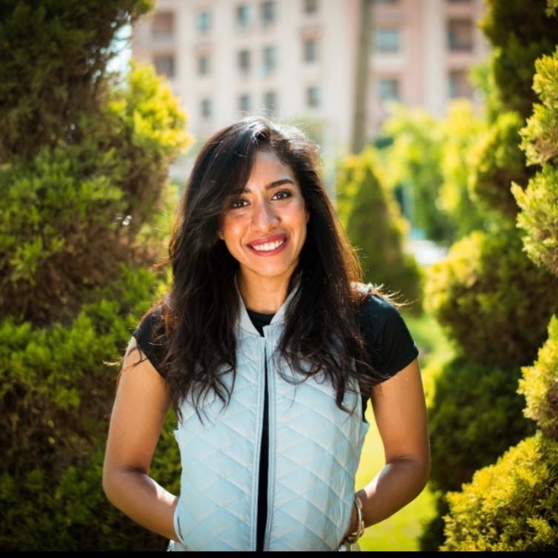 دكتورة وعد أمين طبيبة أسنان درست علم التغذية وتخصصت فيه