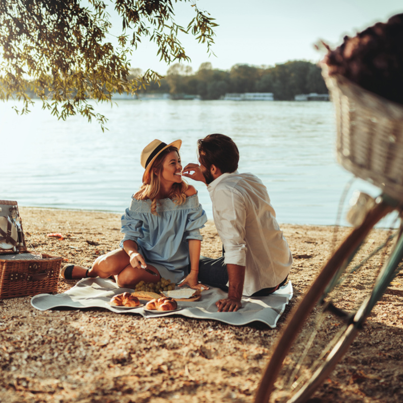 عادة معا الذهاب في نزهة خلوية