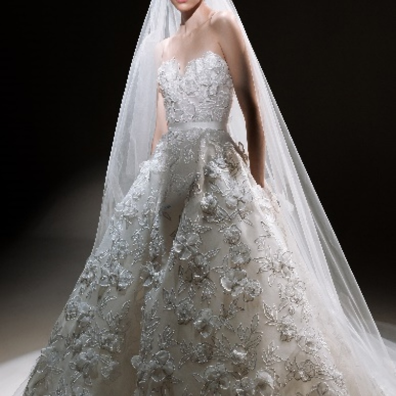 عمالقة الموضة اللبنانيون يطلقون اتجاهات فساتين زفاف ربيع 2024