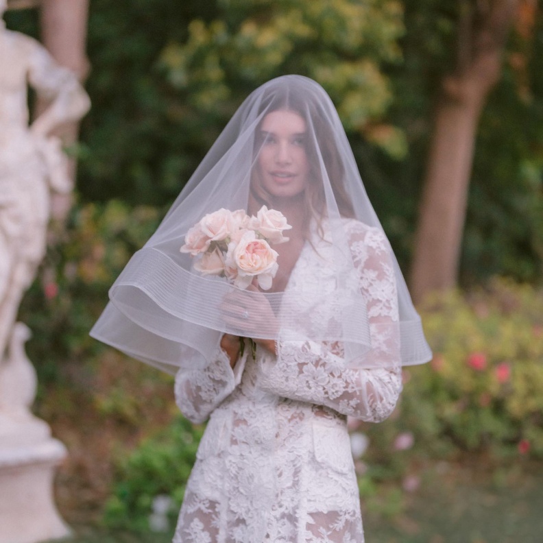 فساتين زفاف قصيرة للعروس من أسبوع الموضة العرائسي في نيويورك@moniquelhuillier