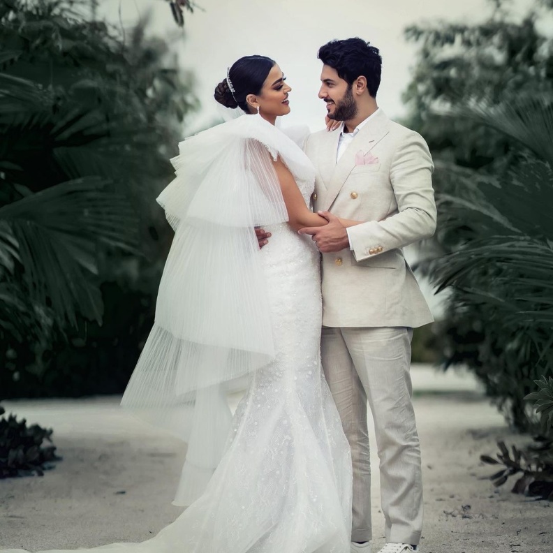 لقطة من المالديف للاعلامية لين ابو شعر