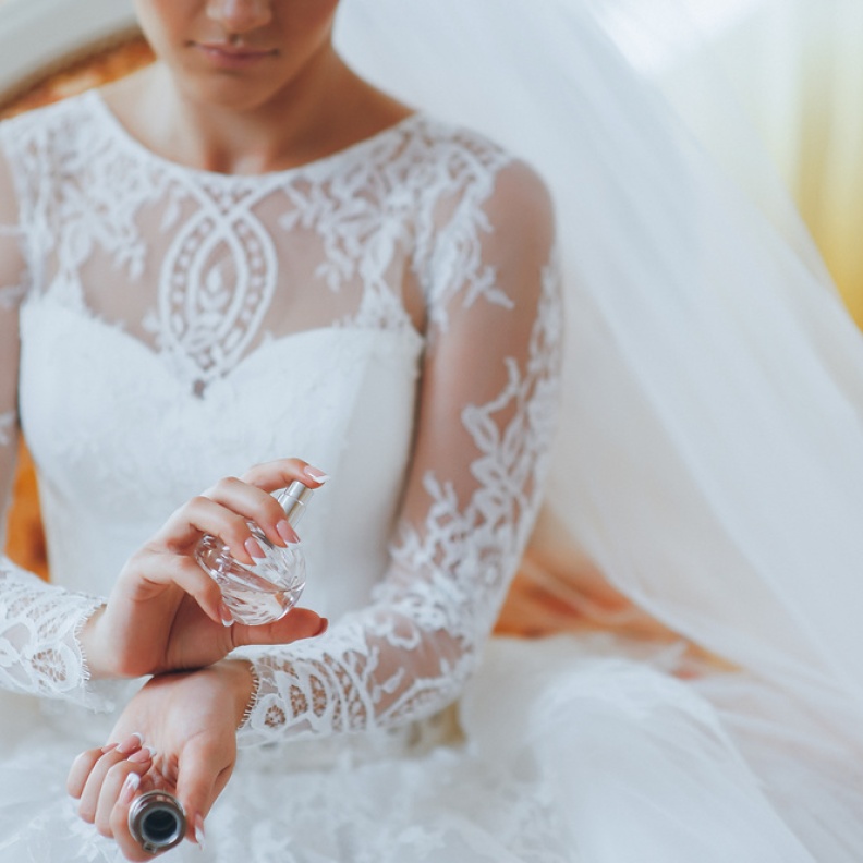 للعروس استلهمي عطري العيد من المشاهير