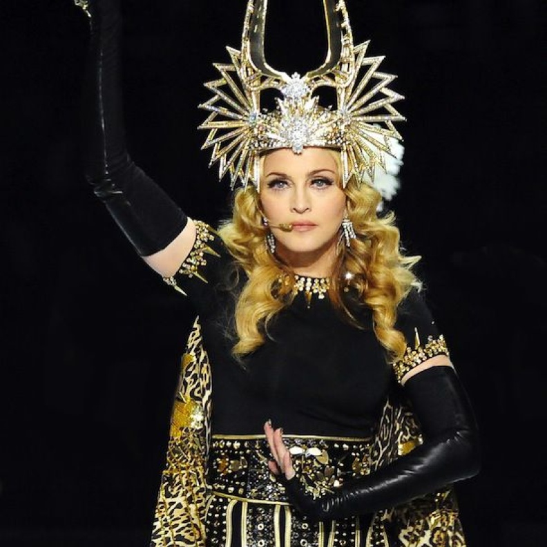 مادونا 2012، السوبربول- صورة رئيسية