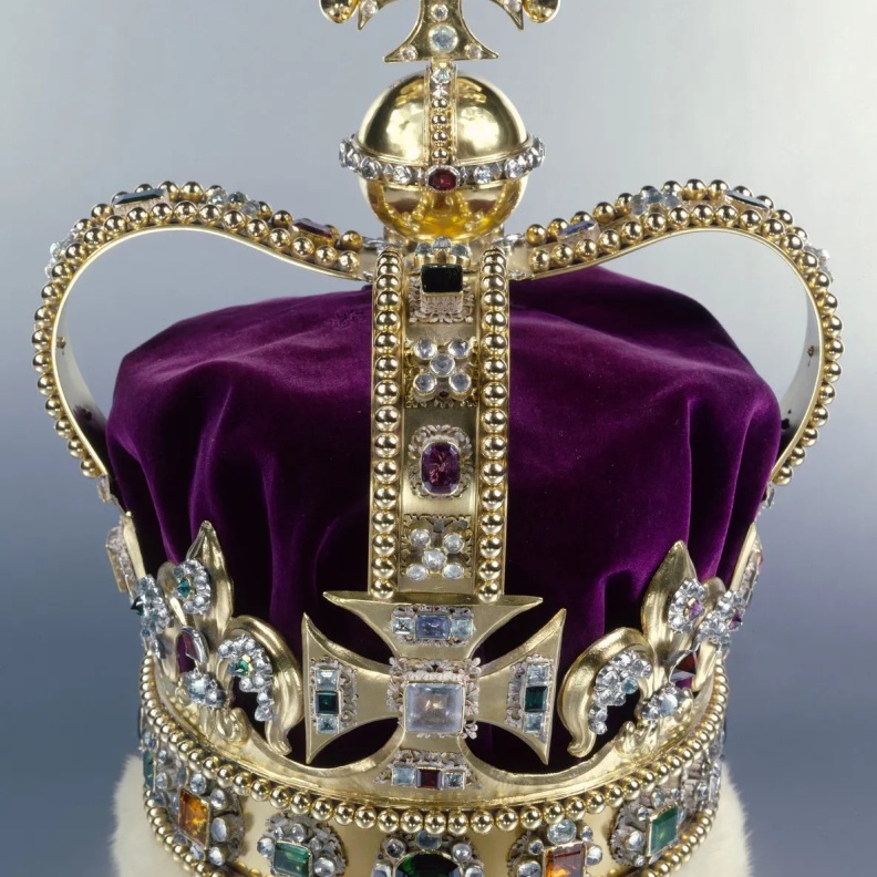 ماذا حدث لتاج سانت إدوارد St. Edward’s Crown الأصلي؟