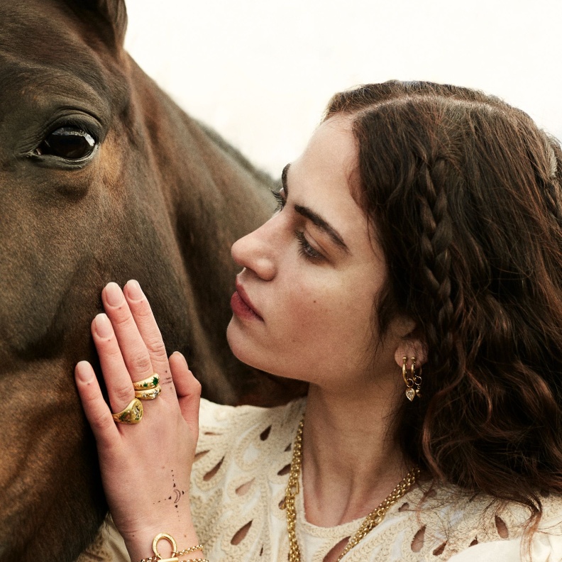 مجوهرات Cece البريطانية تطلق مجموعة A Traveller’s Tale الجديدة