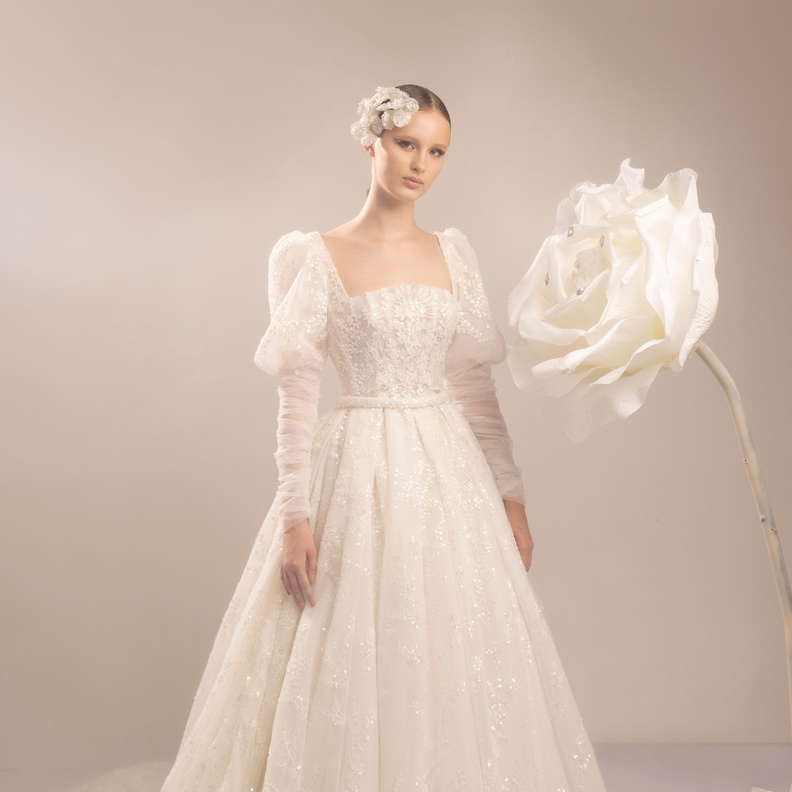 من مجموعة ربيع وصيف 2023 للمصممة ليزلي بطرس