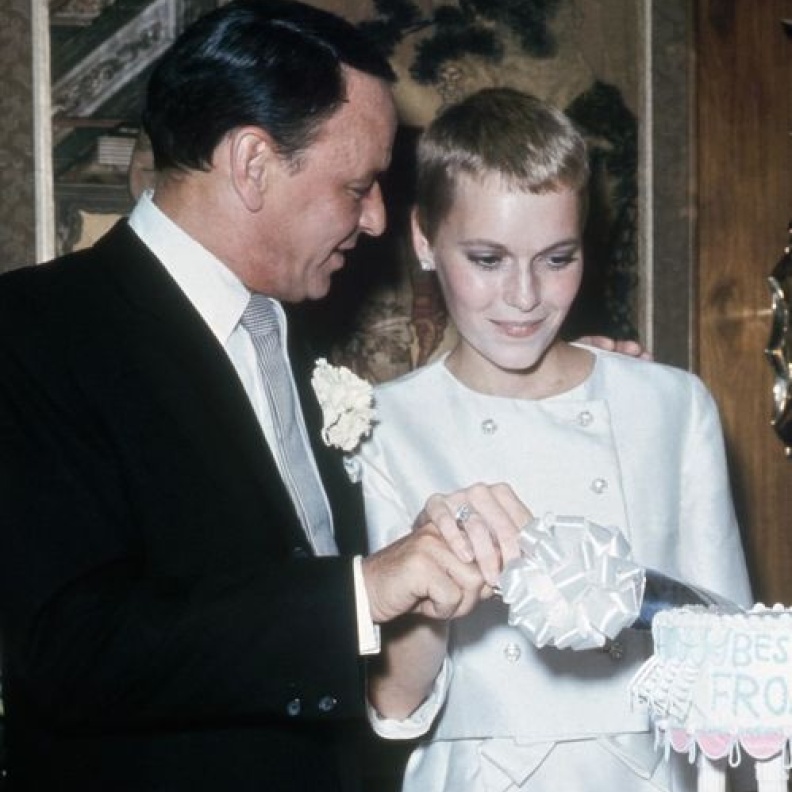 ميا وفرانك في يوم زفافهما، 1966