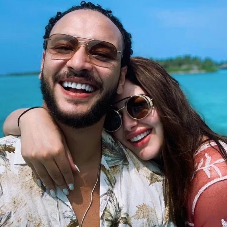 هنادي مهنا في شهر العسل مع عريسها