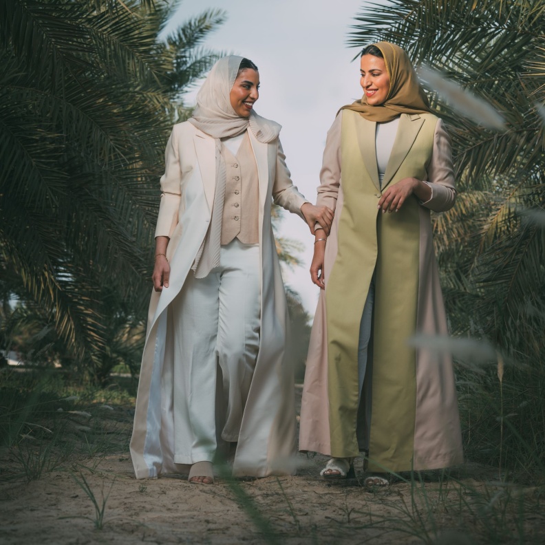 وضحى وهيا النفجان مؤسستي علامة The Capsule لـ "هي": "نهدف بأن نرسخ مفهوم شراء قطع استثمارية ومستدامة"