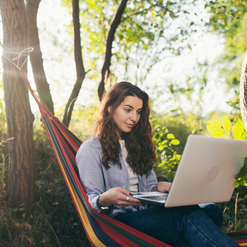 يجب المحافظة على التواصل عن أحدث التطورات والتغييرات التي حدثت في الشركة