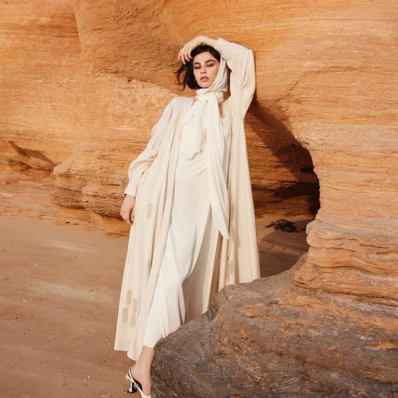 نصائح لدمج العناصر التقليدية في فستان العيد الخاص بك والعباية المطرزة لإضفاء لمسة ثقافية