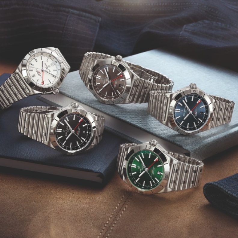 كشفت بريتلينغ للتو النقابَ عن أحدث عضوين في عائلة كرونومات